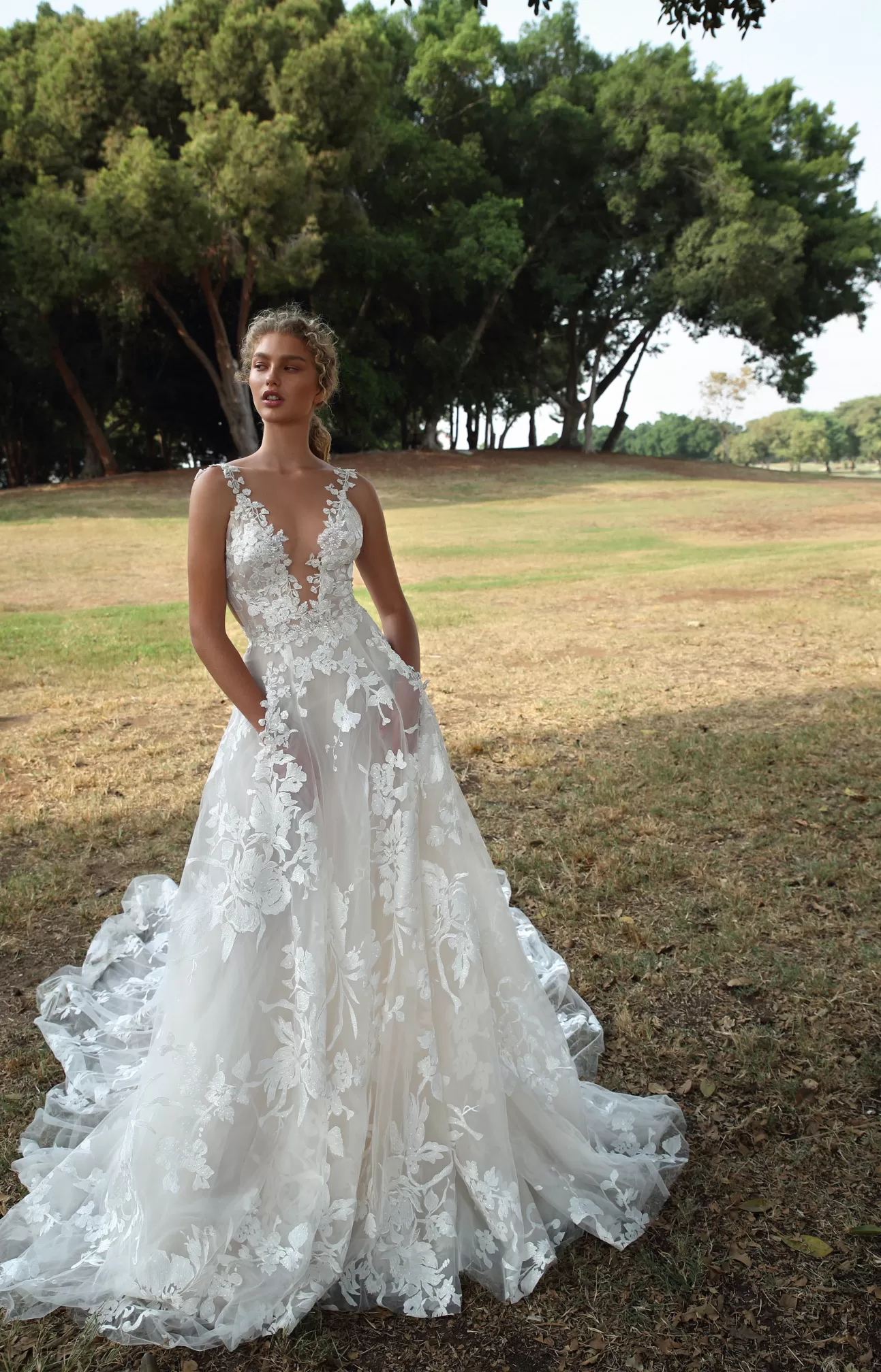 GALIA LAHAV G-210 Online