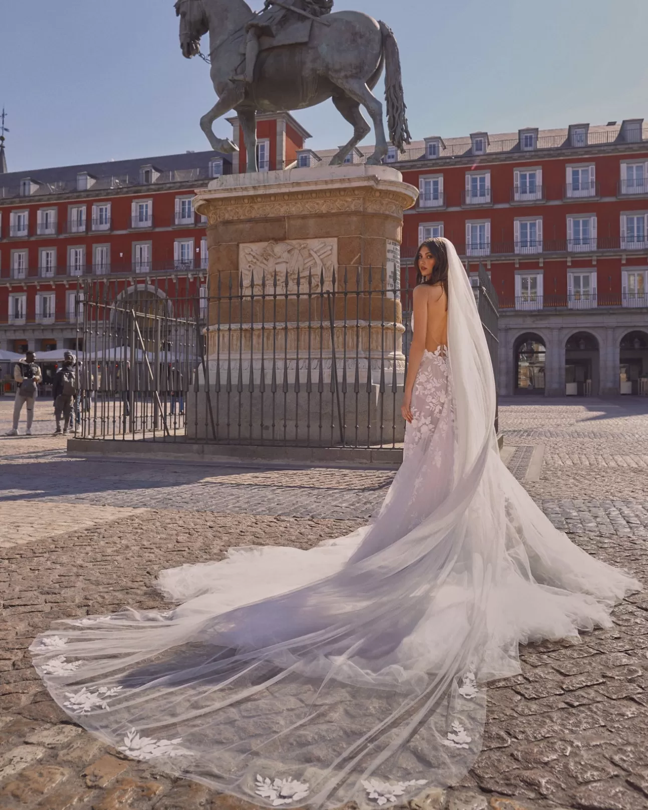 GALIA LAHAV Julie Veil Online