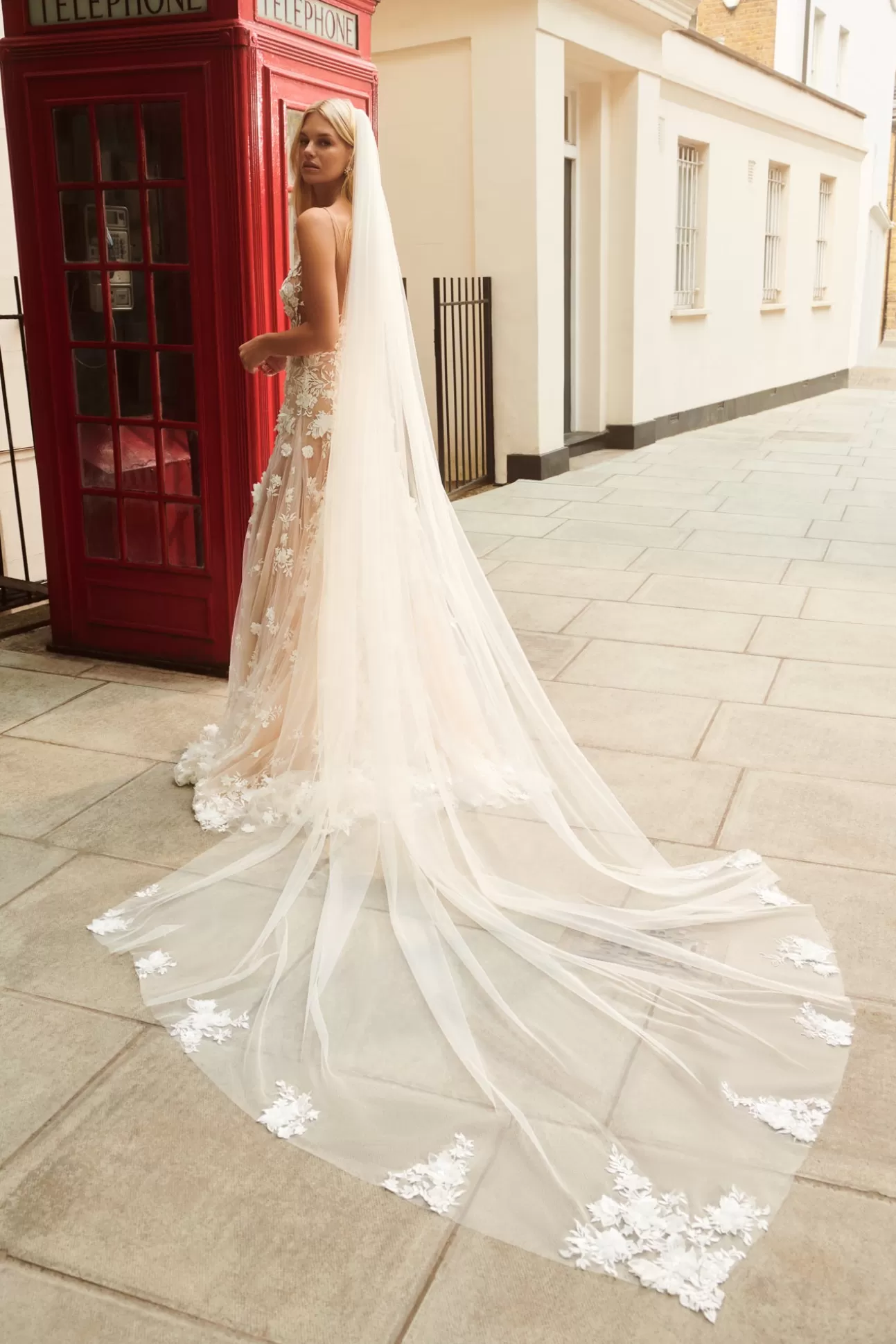 GALIA LAHAV Lee Veil New