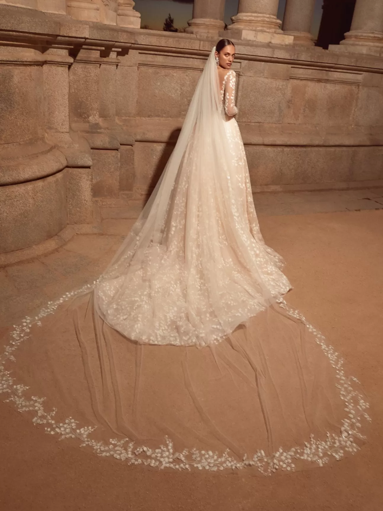 GALIA LAHAV Reina Veil Hot